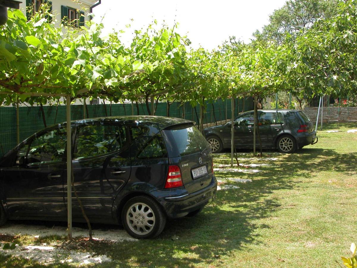 Apartments Bencic Premantura Exterior photo